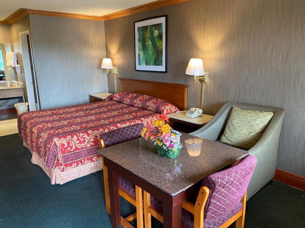 Motel New Century 3*